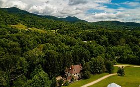 Engadine Inn And Cabins